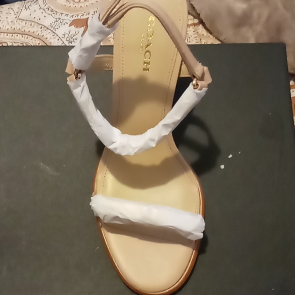 Shoes - Picture 2 of 3